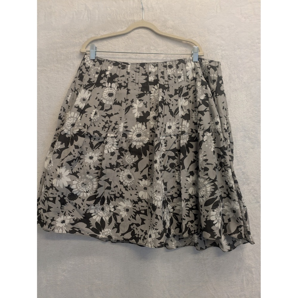 Liz Claiborne Skirt Women Size 16 Floral Print Pleated Midi Gray‎ Black White